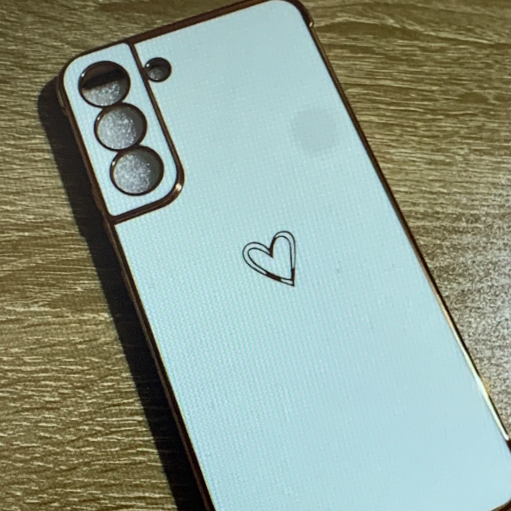 Amazon White and Gold Heart Design Phone Case
